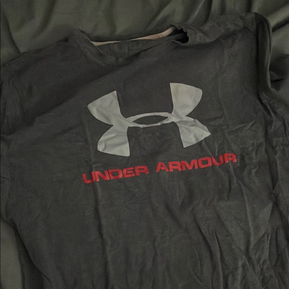 Under Armour Black and Red Short Sleeve Tee